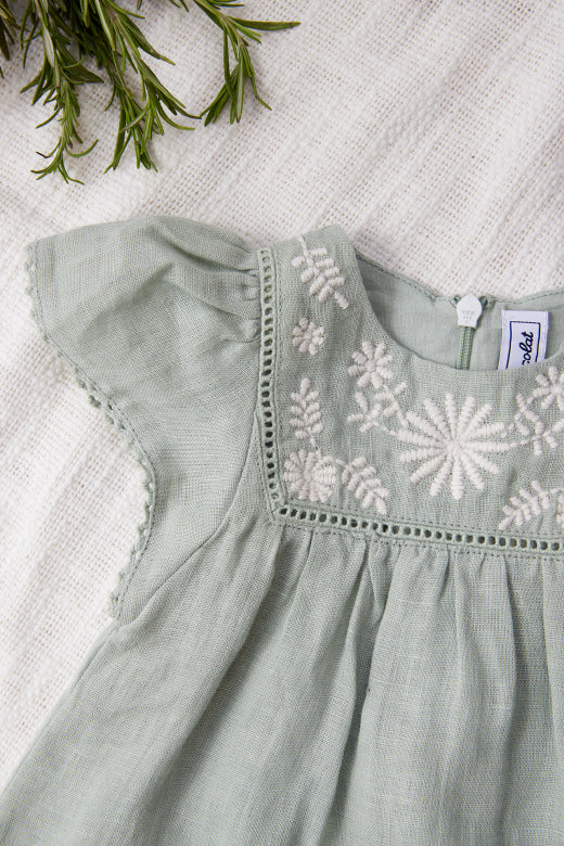 Dress with emroidery